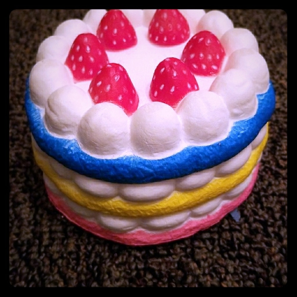 Jumbo cake squishy